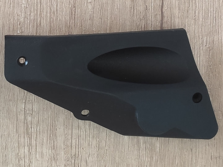 Tapa lateral trasera izquierda Kaabo Mantis 