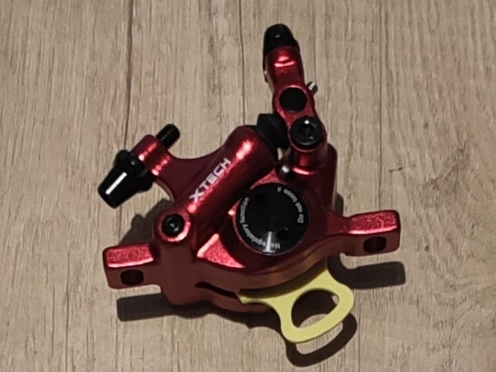 Pinza de freno Xtech roja